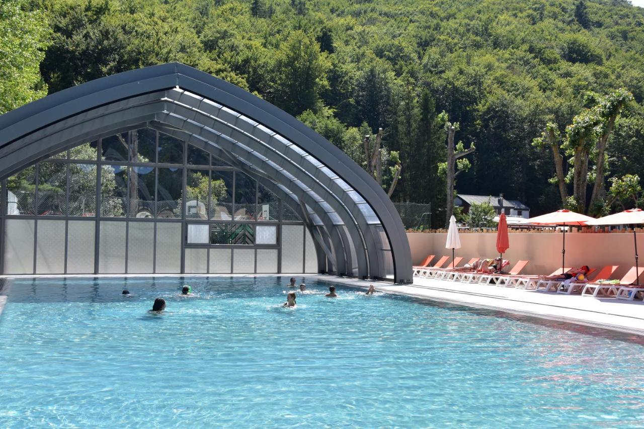 Cabane Lodge Domaine Du Lac Chambon Murol Zewnętrze zdjęcie