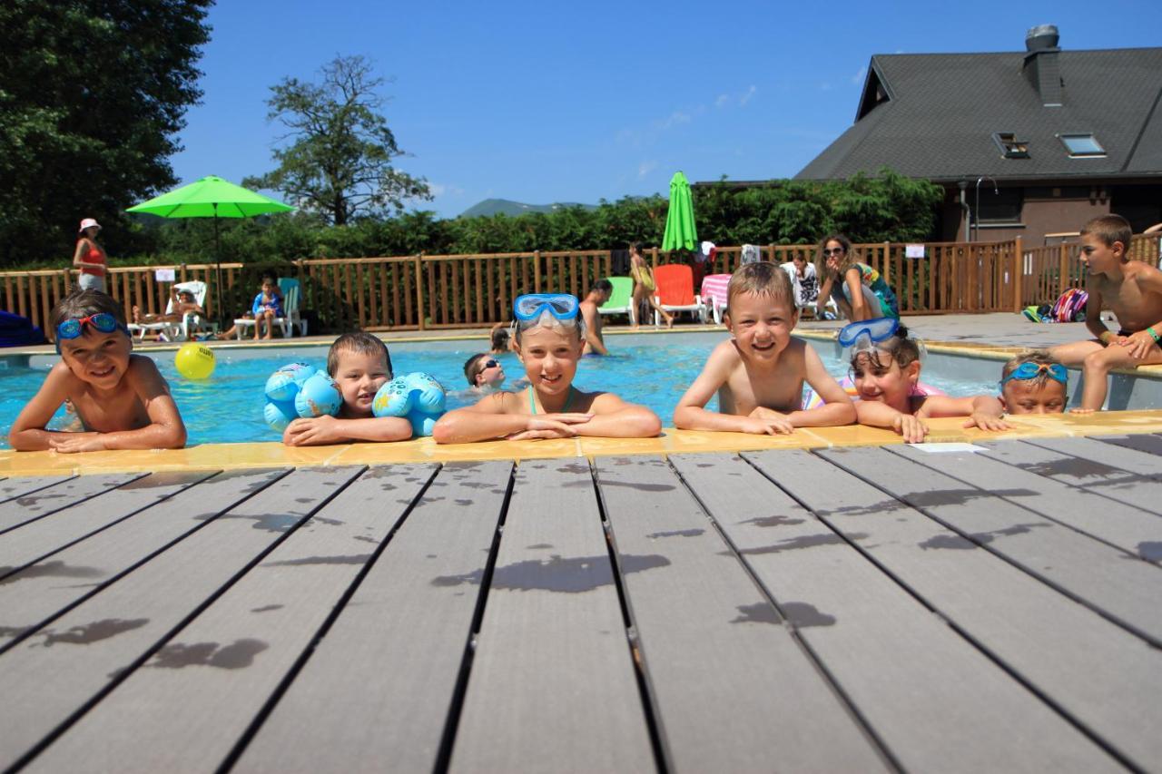 Cabane Lodge Domaine Du Lac Chambon Murol Zewnętrze zdjęcie